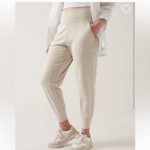 Athleta Venice Jogger Lightest Beige Size Medium Petite